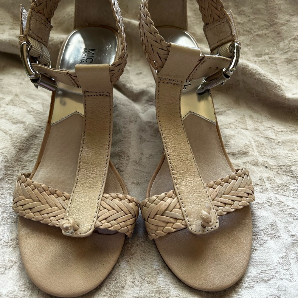 Michael Kors Juniper T-Strap Sandals size 7